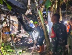 Ketika Api Menjilat Sore, Babinsa dan Warga Palasah Jadi Penjaga Asap