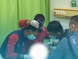 Cincin Ini Terlalu Setia! Sampai Damkar Majalengka Harus Turun Tangan Melepaskannya dari ‘Rudal’ Seorang Pemuda