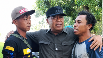 Air Mata Tak Lagi Terbendung, Tangis Petani Pecah di  Pelukan Bupati Majalengka