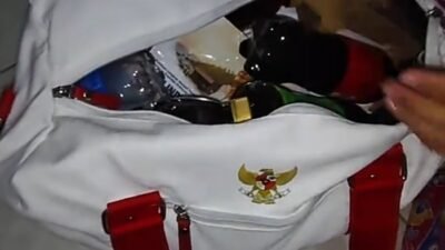 HEBOH! TikTok Devi Yunia Bongkar Hampers dari Istana Negara, Isi Oleh-Oleh HUT ke-81 RI Bikin Netizen Melongo!