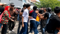 Gambar tangkapan layar karnaval HUT ke-81 RI di Cicalengka di pertajam oleh rekayasa teknologi
