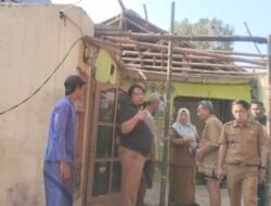 Ketika Rumah Nino Ambruk, Warga dan Pemerintah Desa Banjaran Langsung Bergerak