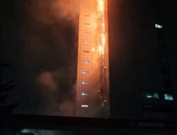 JAKARTA PUSAT MEMBARA! Gedung Bapenda DKI Jakarta Dilalap Api Jumat Malam