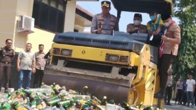6.420 Botol Miras Dimusnahkan! Polres Majalengka Tegaskan “Perang” terhadap Minuman Beralkohol dan Narkoba